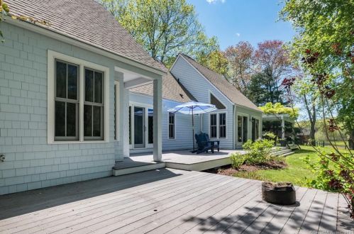 80 Ingham Hill Rd, Essex CT  06426-1507 exterior