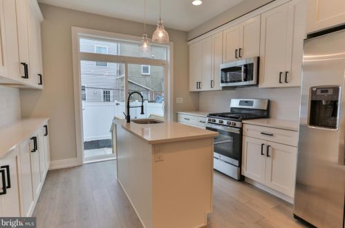 618 Mckean St, Philadelphia PA 19148-2208 exterior