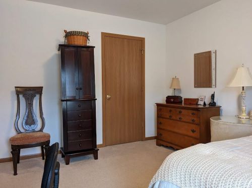 1771 Pinehurst Dr, Springfield OH 45502-7897 exterior