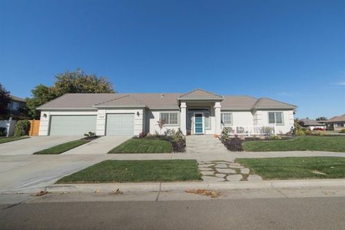 1238 Highland Ave, Ripon, CA 95366-9591
