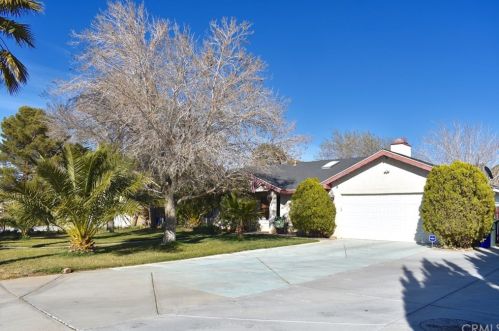 11383 Topaz Rd, Victorville, CA 92392-9177