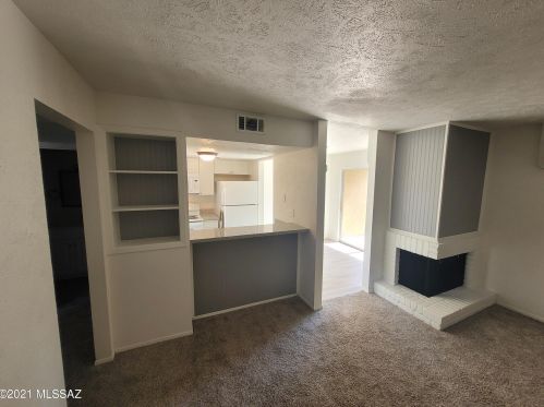 1620 Wilmot Rd, Tucson AZ  11110-4457 exterior