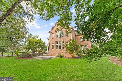 43530 Butler Pl, Leesburg VA 20176-7428 exterior