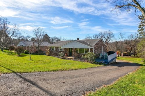 5715 Meridian Rd, Gibsonia, PA 15044-9462