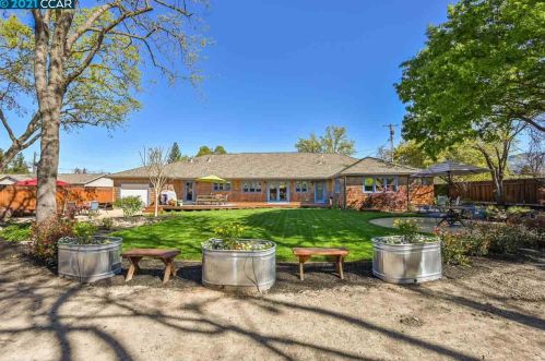 201 El Sobrante Dr, Danville, CA 94526-2735