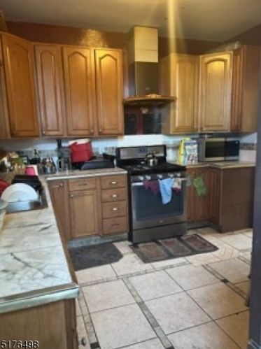 183 Park St, East Orange NJ  07017-1817 exterior