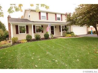 73 Burningtree Ln, Penfield, NY 14526-2515