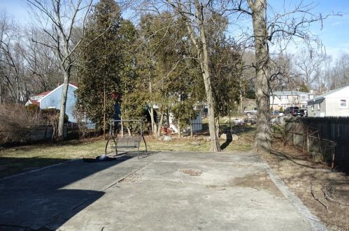 5 Pinehurst Ave, Waterbury, CT 06705-2930