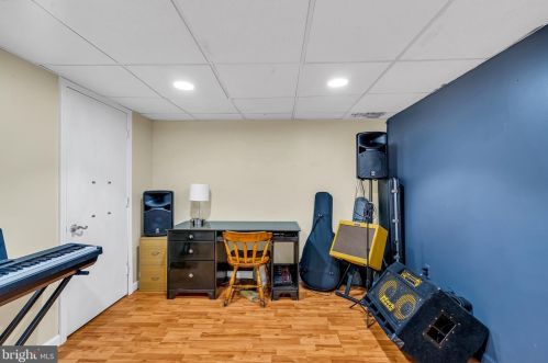 16 Bayberry Rd, Princeton NJ  08540-7417 exterior