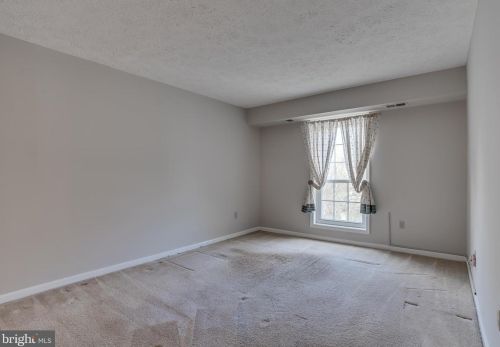 7779 Willow Pt Dr, Falls Church VA  22042-7536 exterior