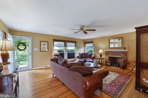 2059 Matsons Cir, Ithan, PA 19085-1814
