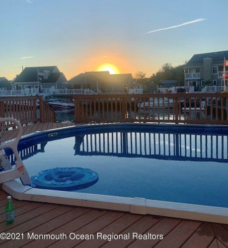 52 Yardarm Ct, Berkeley Township, NJ 08721-1413