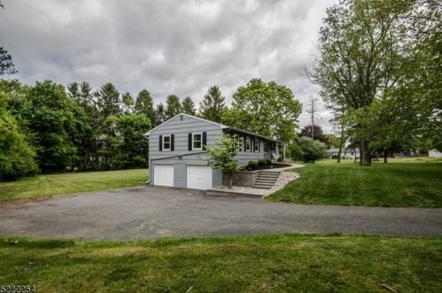 14 Jackie Dr, Hackettstown NJ  07840-5628 exterior