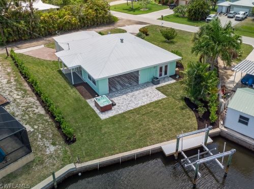 2704 Sanibel Blvd, Saint James City FL  33956-2232 exterior