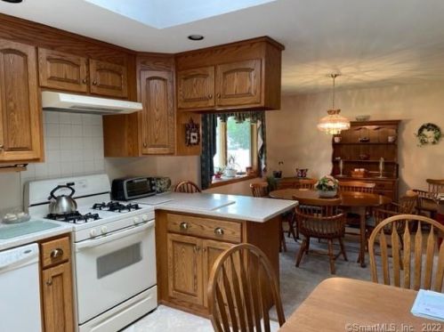 46 Vermont Ave, Milford CT  06460-7043 exterior