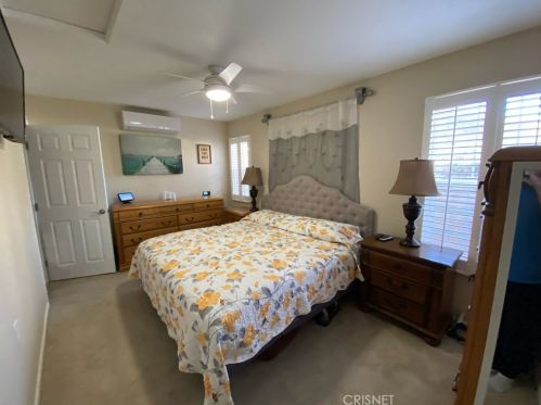 23037 Weymouth Pl, Santa Clarita CA  91354-2040 exterior