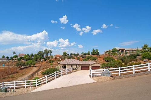 517 Lilac Ranch Rd, Alpine, CA 91901