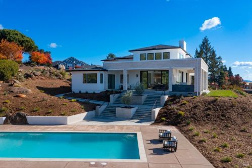 3725 Fox Hill Pl, Santa Rosa, CA 95404-7694