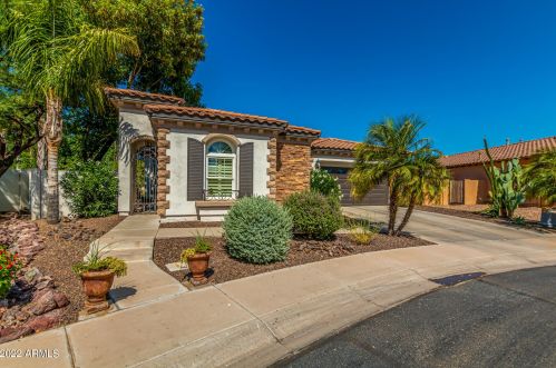 3229 Danielson Way, Chandler, AZ 85286-2400