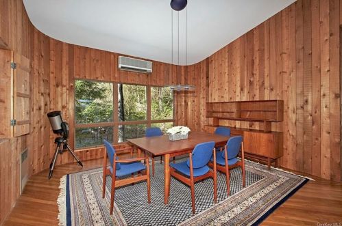 3 Banks Hill Rd, Pleasantville NY  10570-2453 exterior