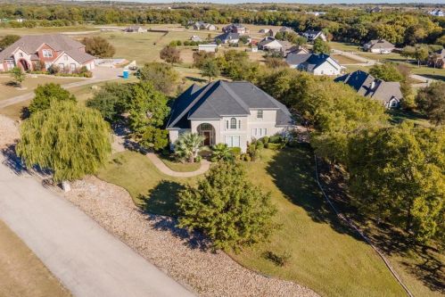 153 Park Place Cir, Fort Worth, TX 76035-5851