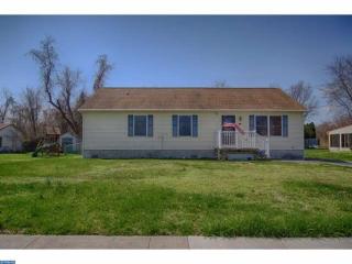 129 Kansas Rd, Pennsville, NJ 08070-3024