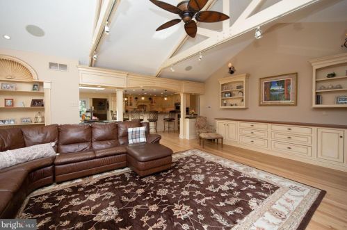 258 Aldrin Dr, Prospectville PA 19002-4101 exterior