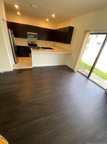 3315 106th Ter, Hialeah FL  33018-4603 exterior