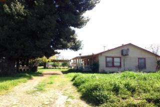 3475 Floradora Ave, Fresno CA  93703-4104 exterior