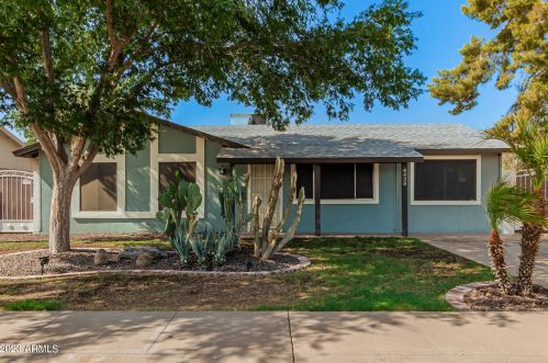 4428 Turquoise Ave, Glendale, AZ 85302-2717