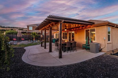 205 Tillman Ct, Folsom CA  95762-9571 exterior