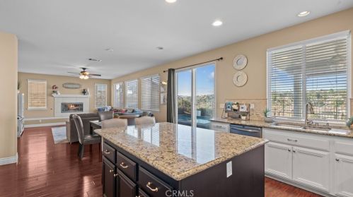 28341 Brookview Ter, Santa Clarita CA  91350-4446 exterior