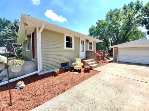 810 112th Ave, Minneapolis, MN 55448-3207