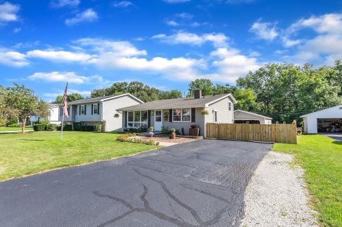 3771 125th St, Kenosha, WI 53158-4207