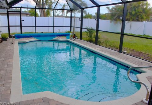 3752 2nd Ave, Cape Coral, FL 33904-4807