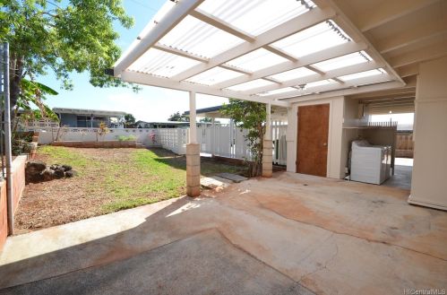 2238 Anapanapa St, Pearl City HI 96782-1131 exterior