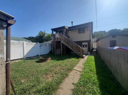 1216 5th Ave, Ford City PA  16226-1316 exterior