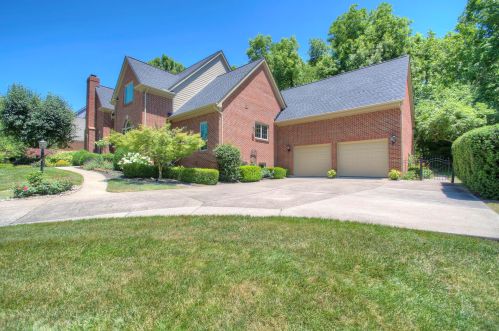 806 Ashfield Ct, Covington, KY 41017-9680