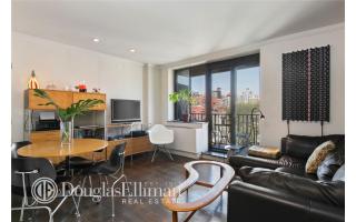 445 19th St, New York NY  10011-3844 exterior