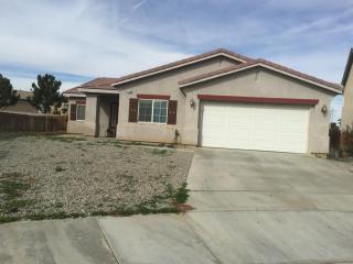 14740 Hondo Dr, Victorville, CA 92394-7094
