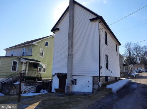 159 Lauderburn Ave, Weatherly, PA 18255-1004