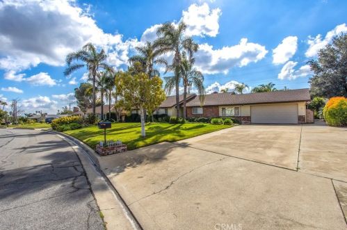 5896 Sycamore Ave, Rialto, CA 92377-3910