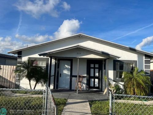 519 10th Ave, Boynton Beach, FL 33435-3042