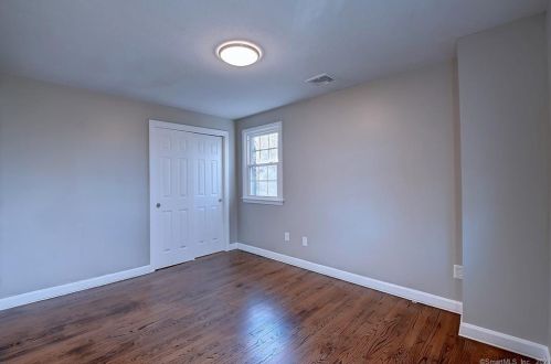 50 Bette Dr, Manchester CT  06040-6814 exterior