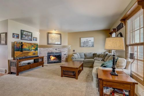 1902 Big Bend Rd, Waukesha, WI 53189-7686