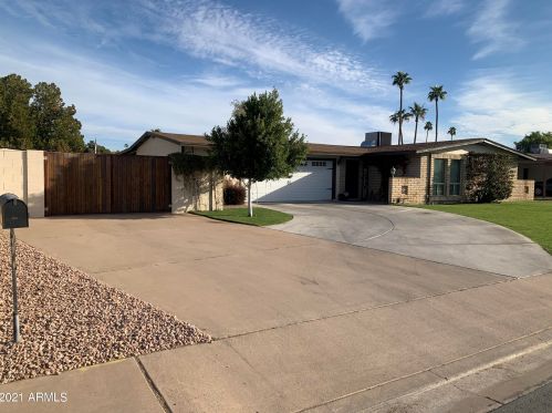 2064 Evergreen St, Mesa, AZ 85213-5920
