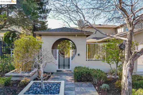 13349 Campus Dr, Oakland CA  94619-3709 exterior