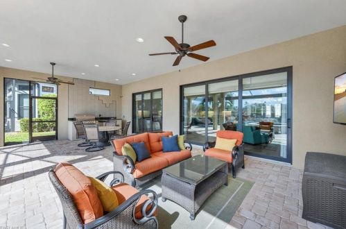 9223 Rialto Ln, Naples, FL 34119-2006