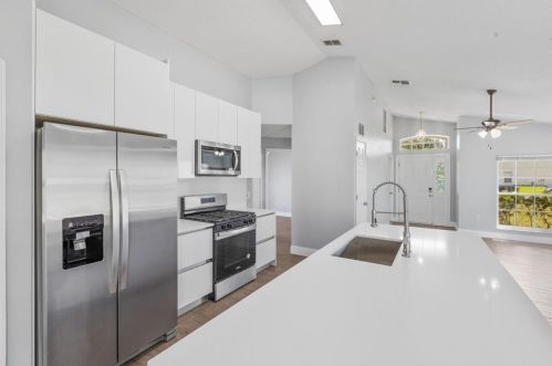 610 Sonja Cir, Davenport FL 33897-7410 exterior