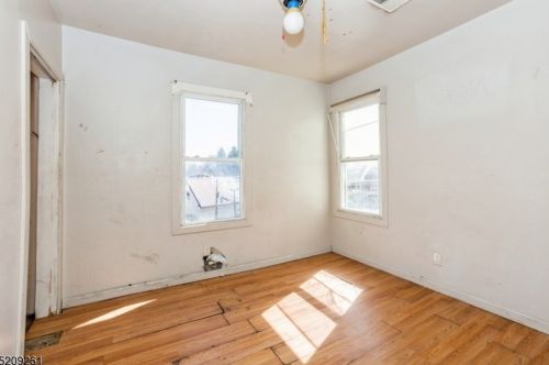 39 Elmwood Ave, Irvington NJ  07111-1955 exterior